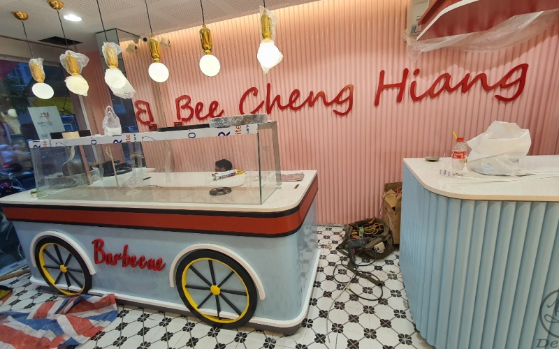 THI CÔNG NHÀ HÀNG BEE CHANG HIANG MALAYSIA TẠI Q10
