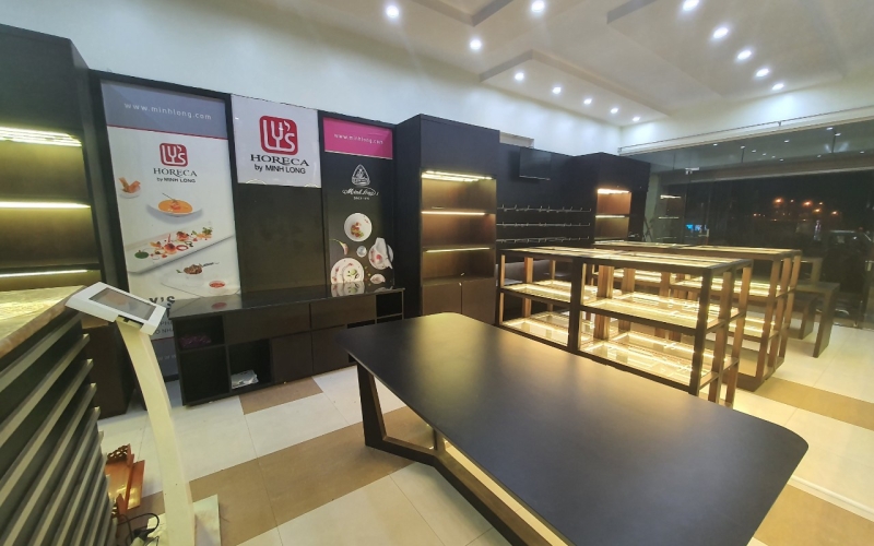 THI CÔNG SHOWROOM GỐM SỨ MINH LONG I - CN QUẢNG NAM