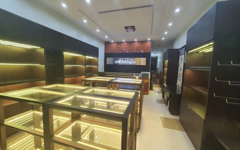 THI CÔNG SHOWROOM GỐM SỨ MINH LONG I - CN QUẢNG NAM