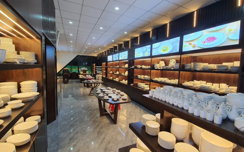 THI CÔNG SHOWROOM GỐM SỨ MINH LONG I - CN ĐẮC NÔNG