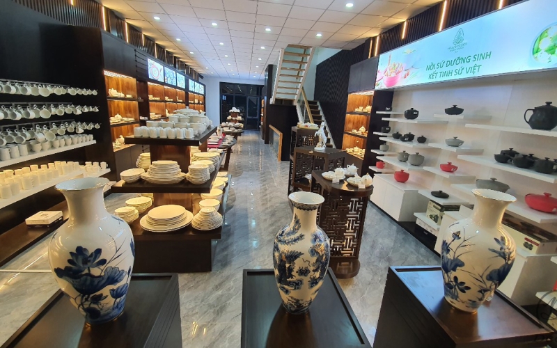 THI CÔNG SHOWROOM GỐM SỨ MINH LONG I - CN ĐẮC NÔNG